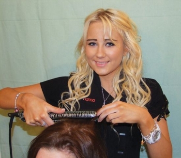 Sasha Henry – apprentice hairdresser